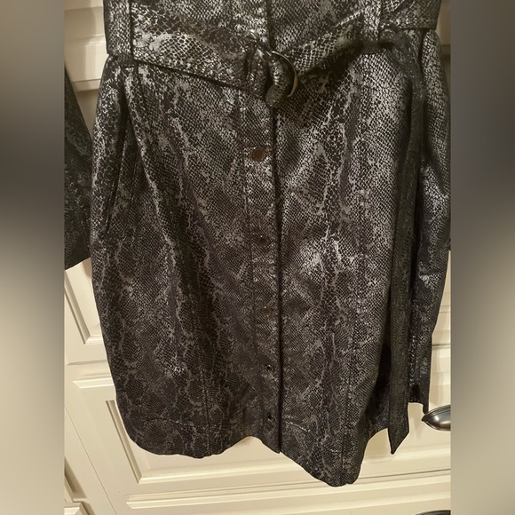 White House Black Market Foil Printed Shirt Dress - Picture 12 of 14